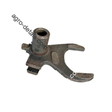 Вилка 77.37.015А включения заднего хода коробки передач трактора ДТ 75