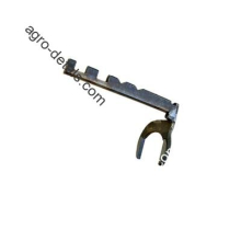 Вилка 77.52.034 включения шестерен ведомого вала реверса-редуктора коробки передач ДТ-75